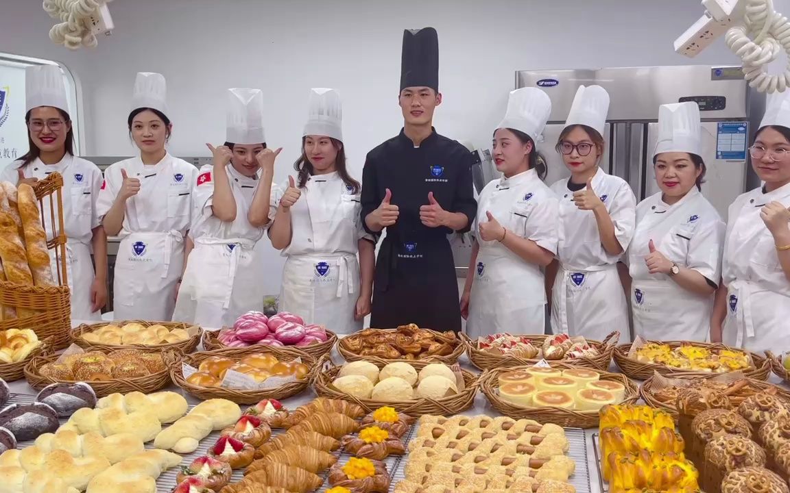 糕点学校学费一般都多少钱（糕点学校的学费价格范围）