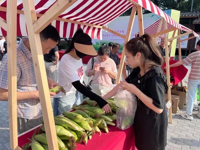 在乡镇摆地摊卖什么最吸引人?有哪些吸引顾客的技巧