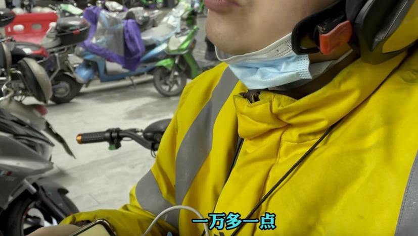 送外卖一个月多少钱(一个月送外卖收入揭秘)