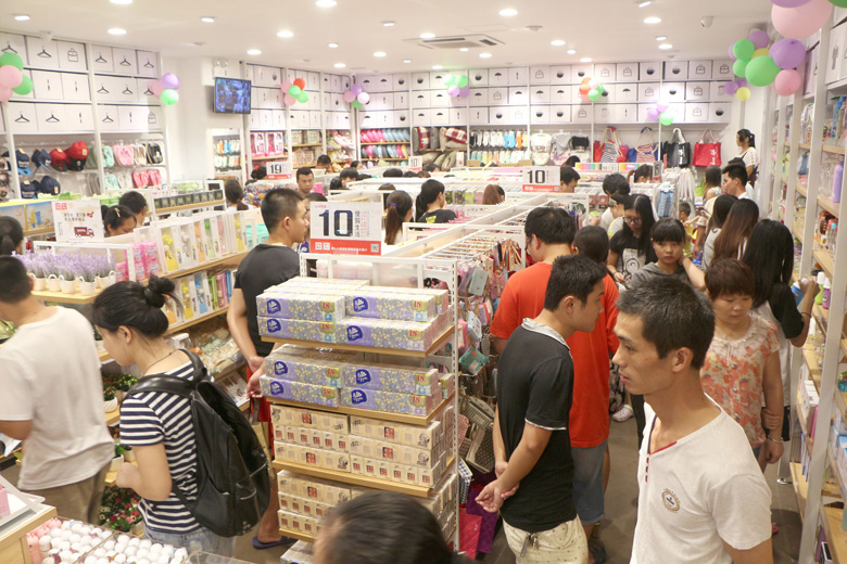 开个十元精品店大概要多少钱(开设十元精品店的启动资金规划)